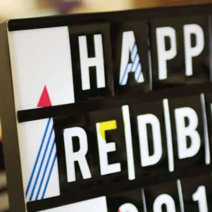 RED BULL. ZIEMASSVĒTKU DĀVANA.